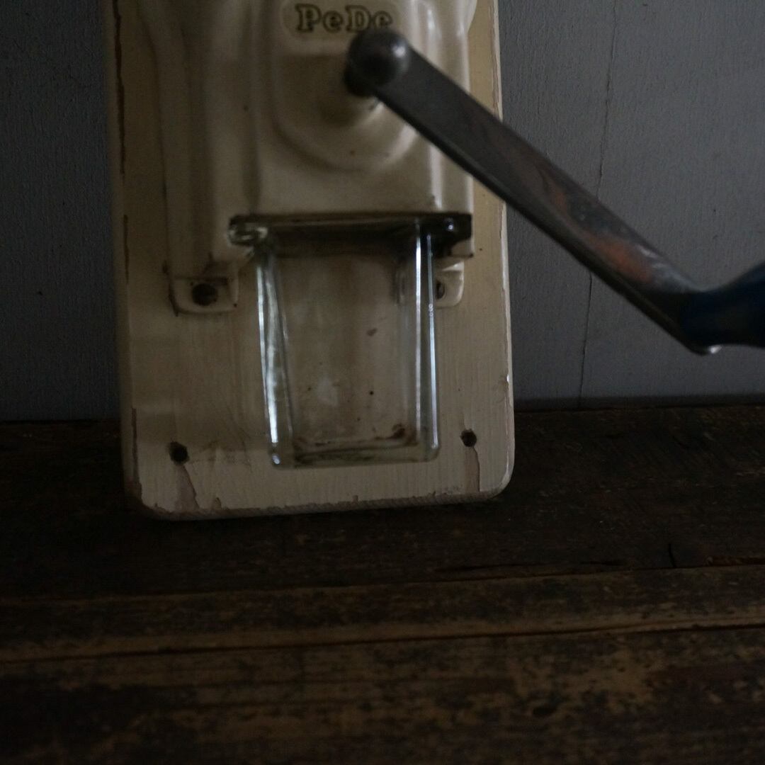 古いドイツの壁掛けミル