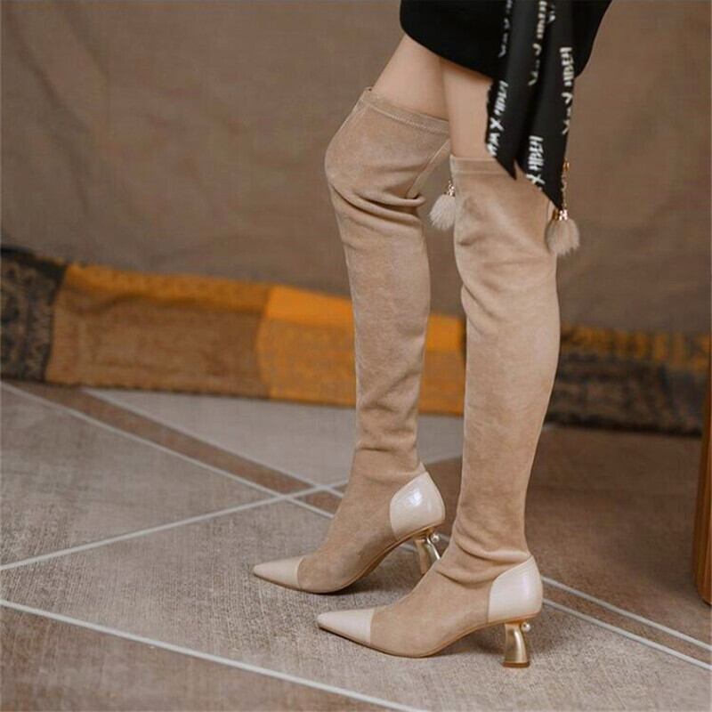 【新作】【送料無料】 女性用ストレッチブーツ、パールポインテッドハイヒールブーツ、冬用女性用アプリコットファーボールデコレーションファッションブーツ 靴 シューズ ウィンター 冬物 真珠 10b387688523926