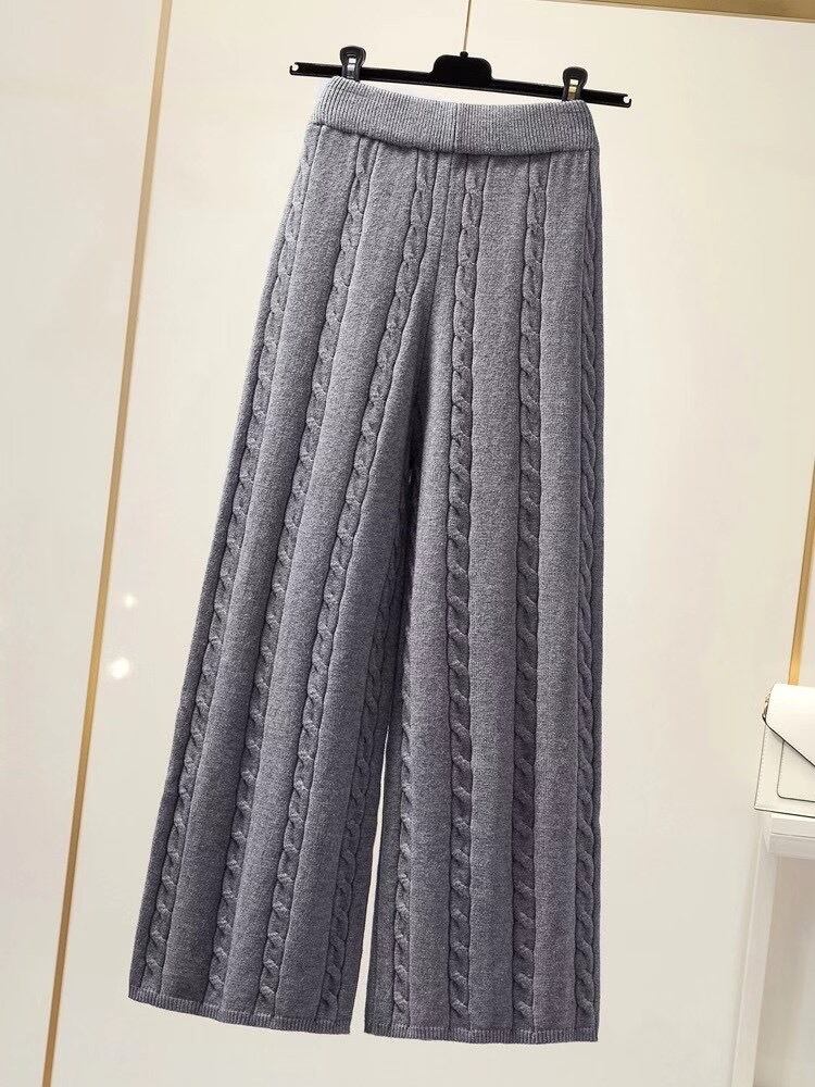 ケーブル編みニットパンツ