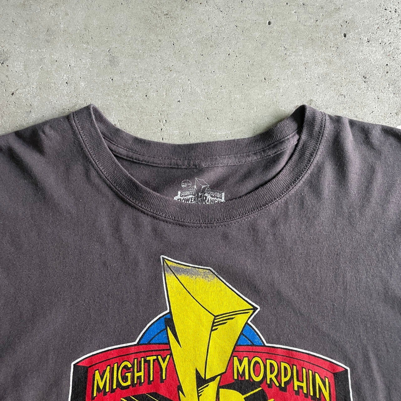 マイティ・モーフィン パワーレンジャー キャラクタープリント Tシャツ 