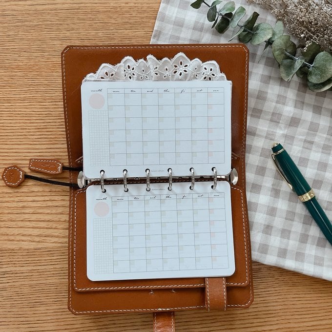 ミニ6トラッカーズリフィル（黒） ミニ6サイズ 無地(黒) システム手帳