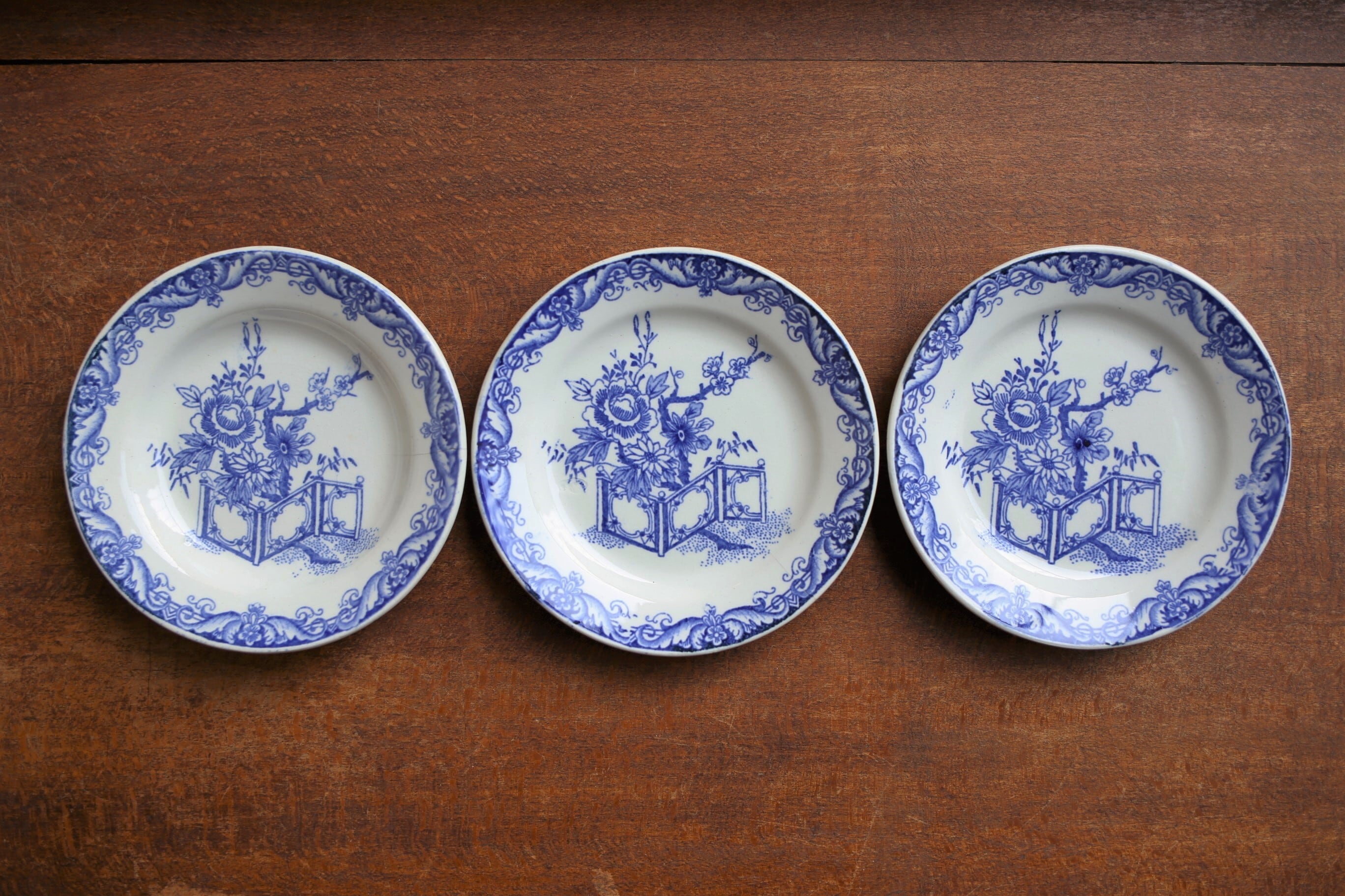 フランス アンティーク dinette ままごと用 小さな丸いプレート ※ヘアライン有り(深めと浅め有り) N-03046b