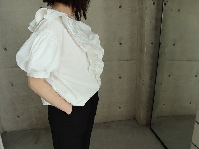 7/中旬〜flower frill blouse (ivory)