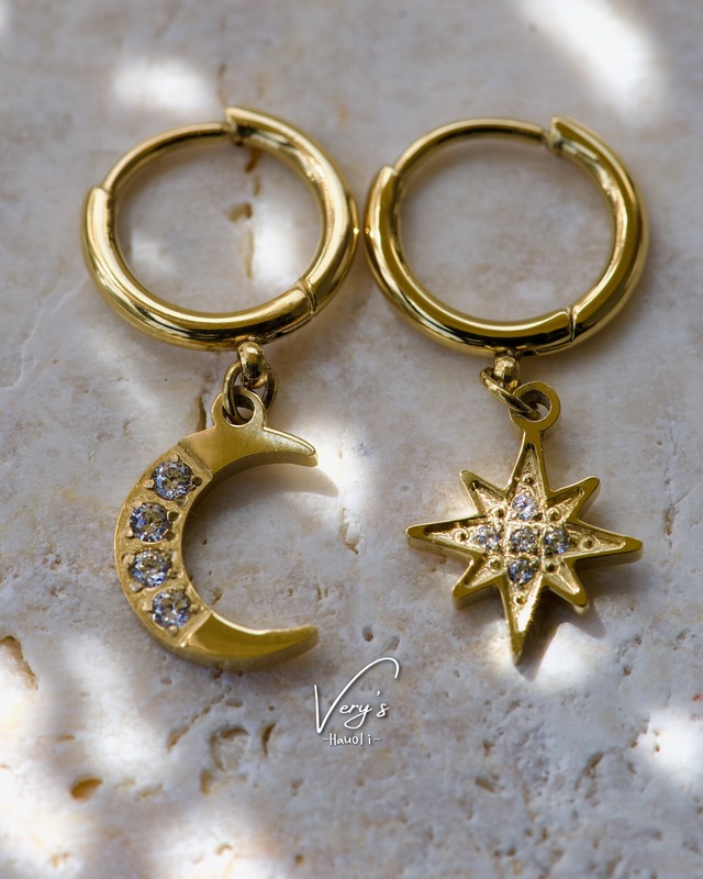 Zirconia Star & Moon Hoop Pierce【Very's Jewelry】《両耳セット》