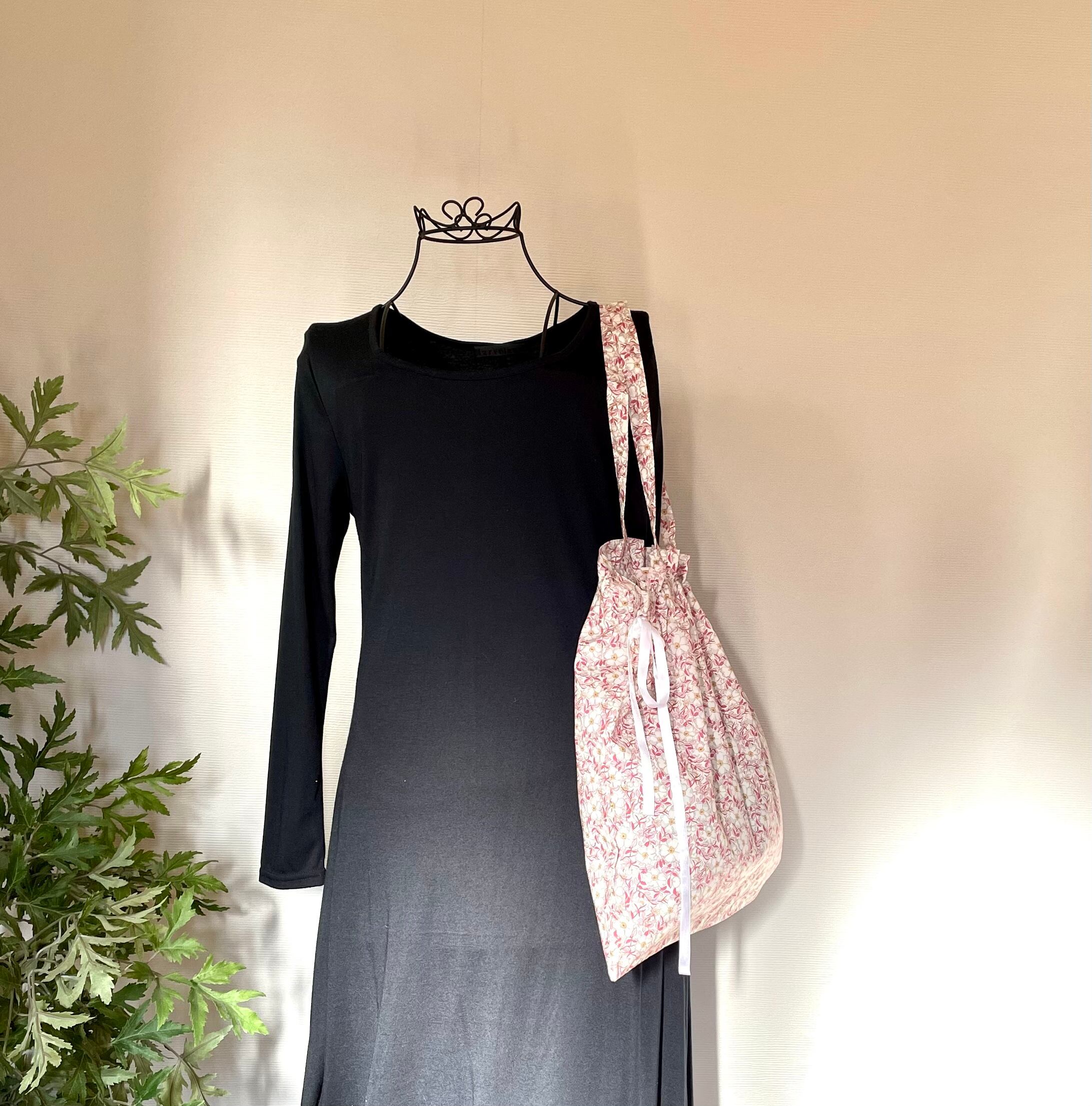 リバティプリントのリボン巾着バッグメイモリス | バッグ雑貨のtopazzakka