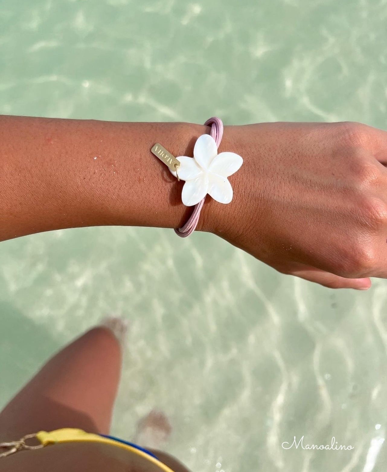 Freshwater shell plumeria hair accessory（淡水シェルプルメリア