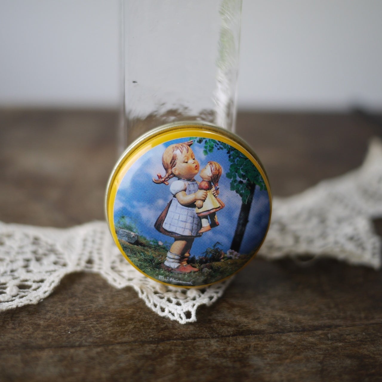 ドイツ フンメル Kiss Me ピル缶 ティン缶