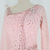 社交ダンス 衣装 ドレス ワンピース ピンク系 フロート レース フリル かわいい 女性らしい ふんわり 桜ピンク ビジュー ラインストーン キラキラ デモ 競技用 ふんわり ダンス衣装 イベント 舞台