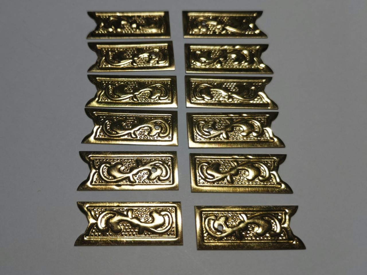 ★☆26ｍｍｘ 100枚【唐草真鍮金具】 神輿、山車、祭り、飾り真鍮金具 ☆特別！☆26mmx 100枚【唐草真鍮金具】 神輿、山車、祭り