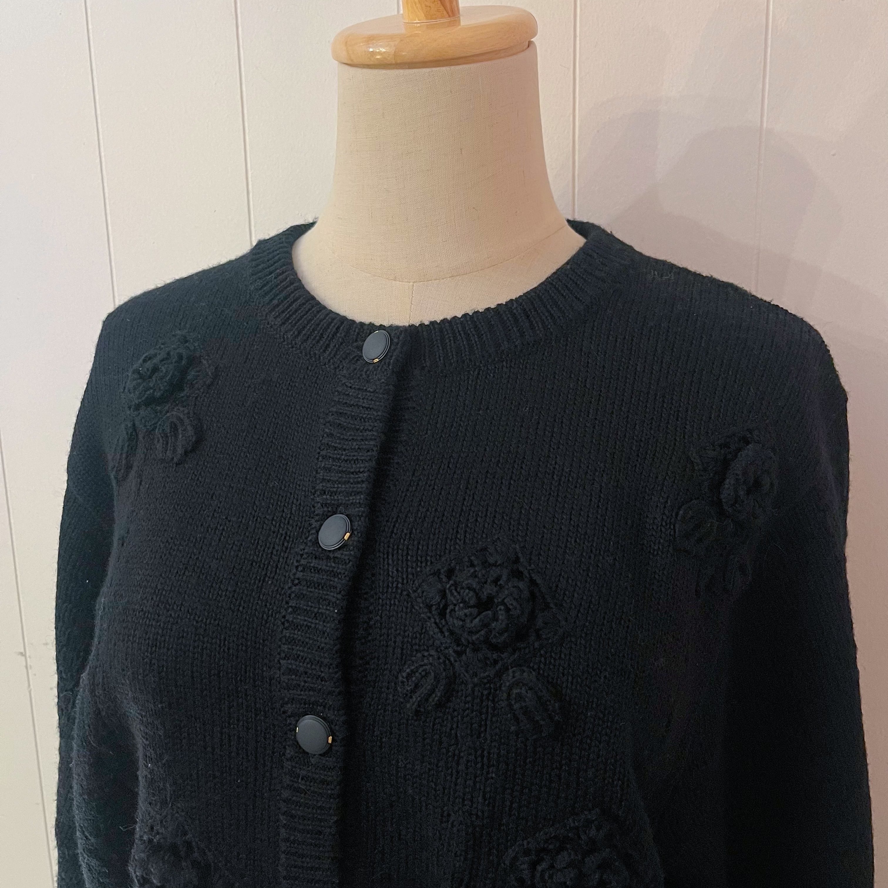 black flower motif knit cardigan