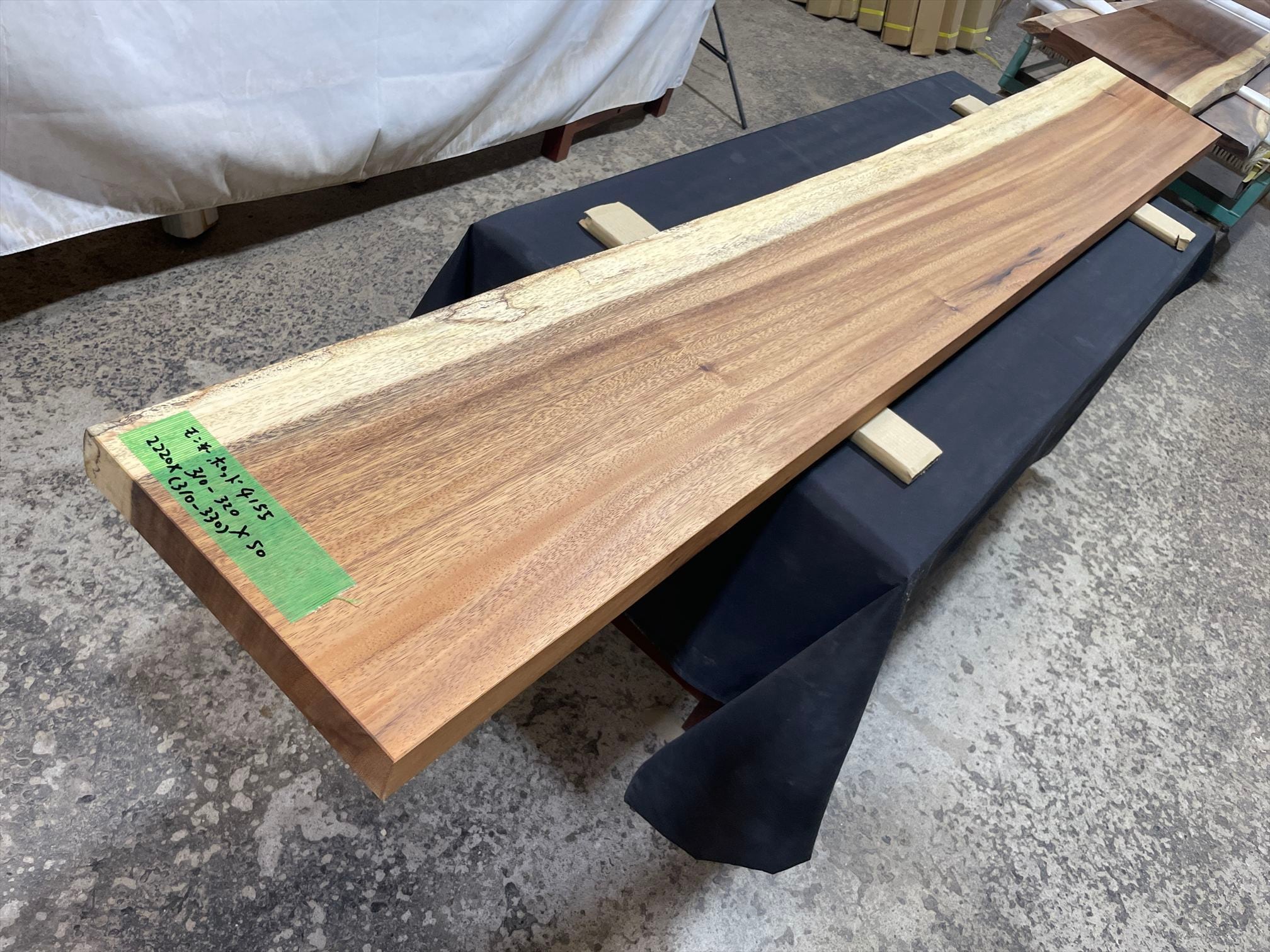 モンキーポッド4155 一枚板無垢 乾燥材 2220x310-320x50mm