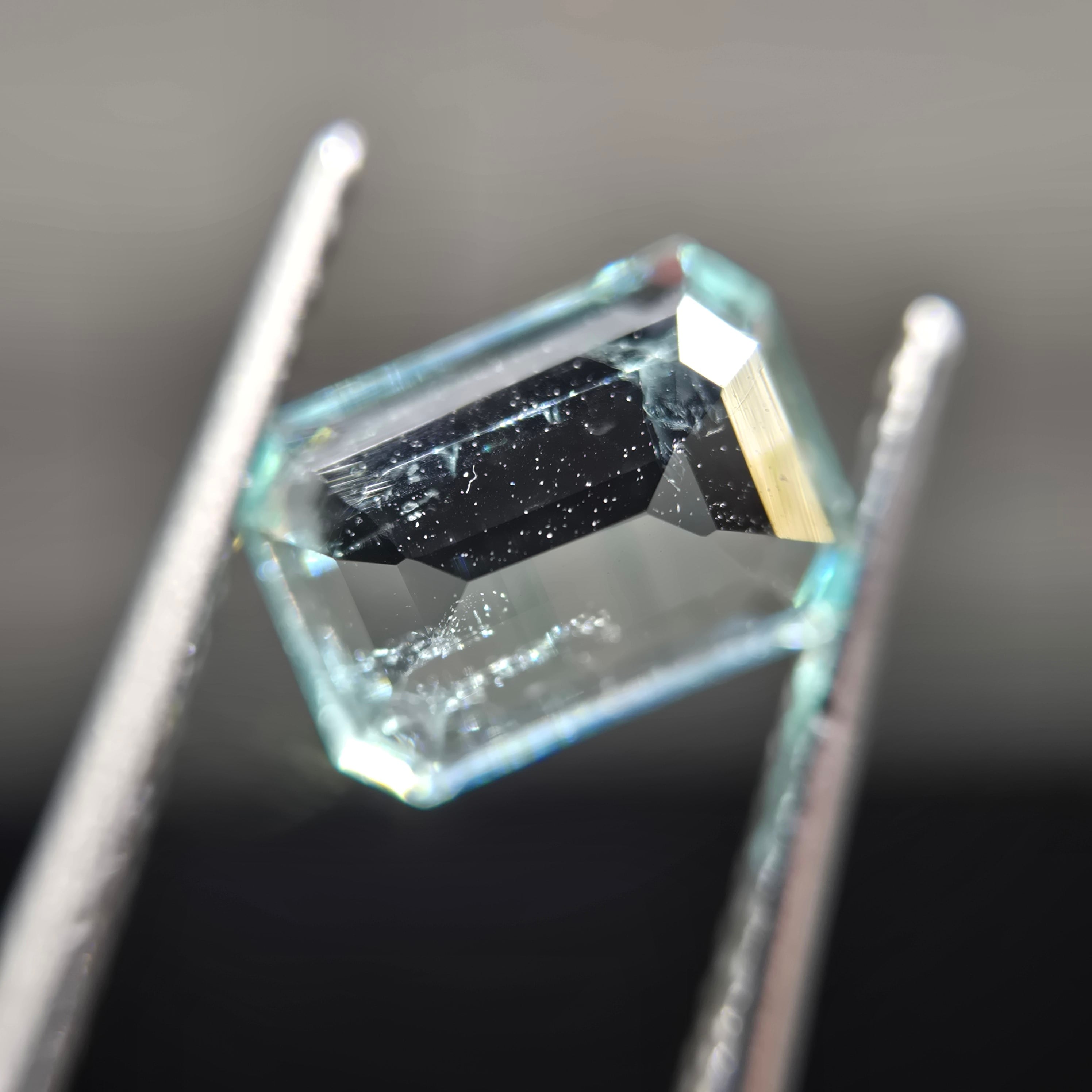 天然ベリル バイカラー・ベリル 1.344ct 7.72×5.67×3.82㎜ | たんざ屋