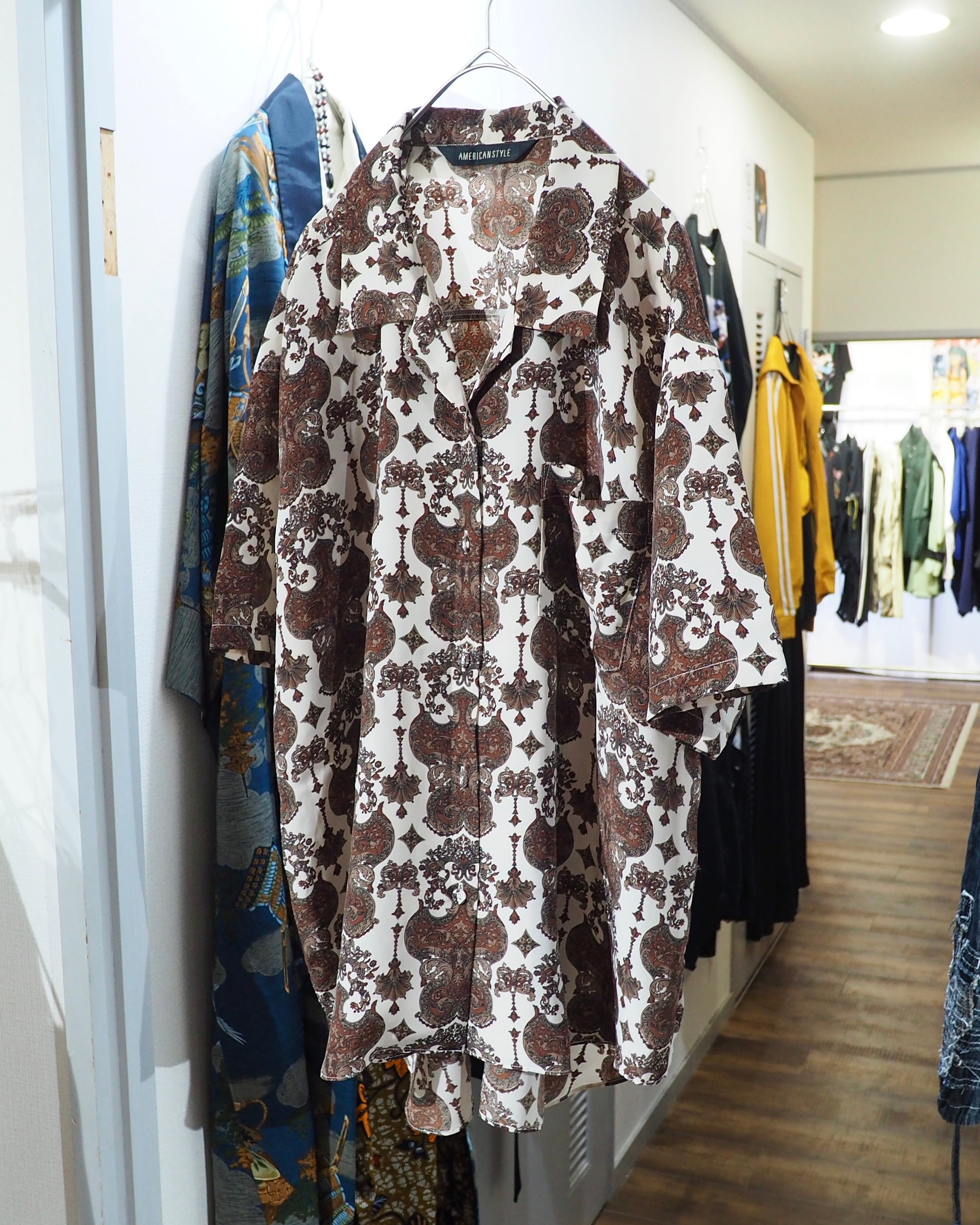 1990s Beautiful Arabesque pattern Design vintage SS Open Collar Shirt