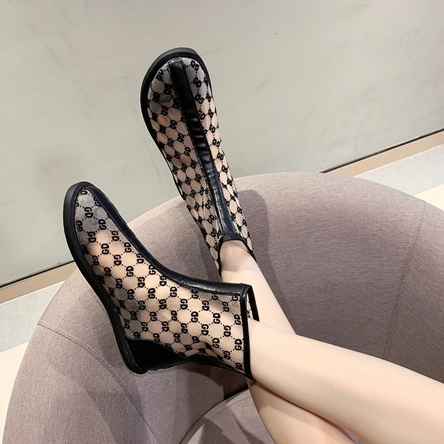 メッシュホローブーツ子供用2020年夏の新しい英国スタイルの通気性サンダルバージョンのワイルドファッションフラットマーティンブーツ 部族の婦人靴88325683444