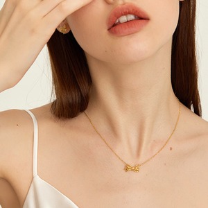 Ribbon Motif Small Pendant Chain Necklace   T3486