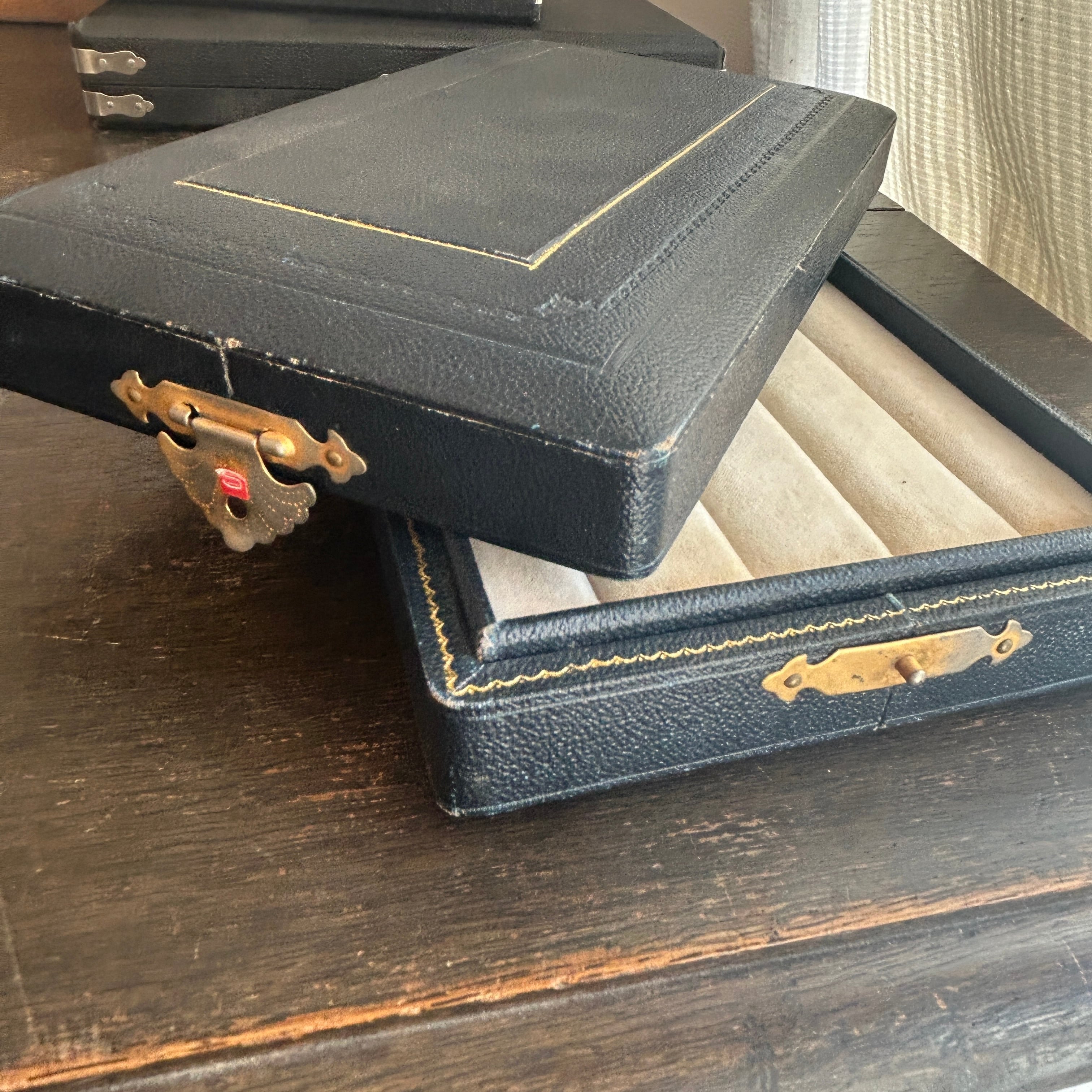 Vintage リングコレクションケースB 中型ハイカラ