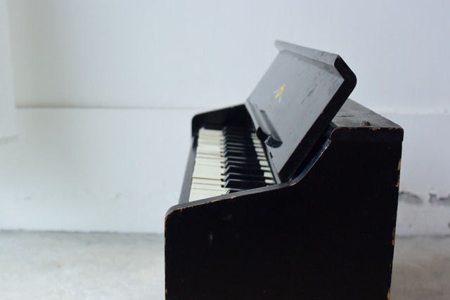 小さなトイピアノ