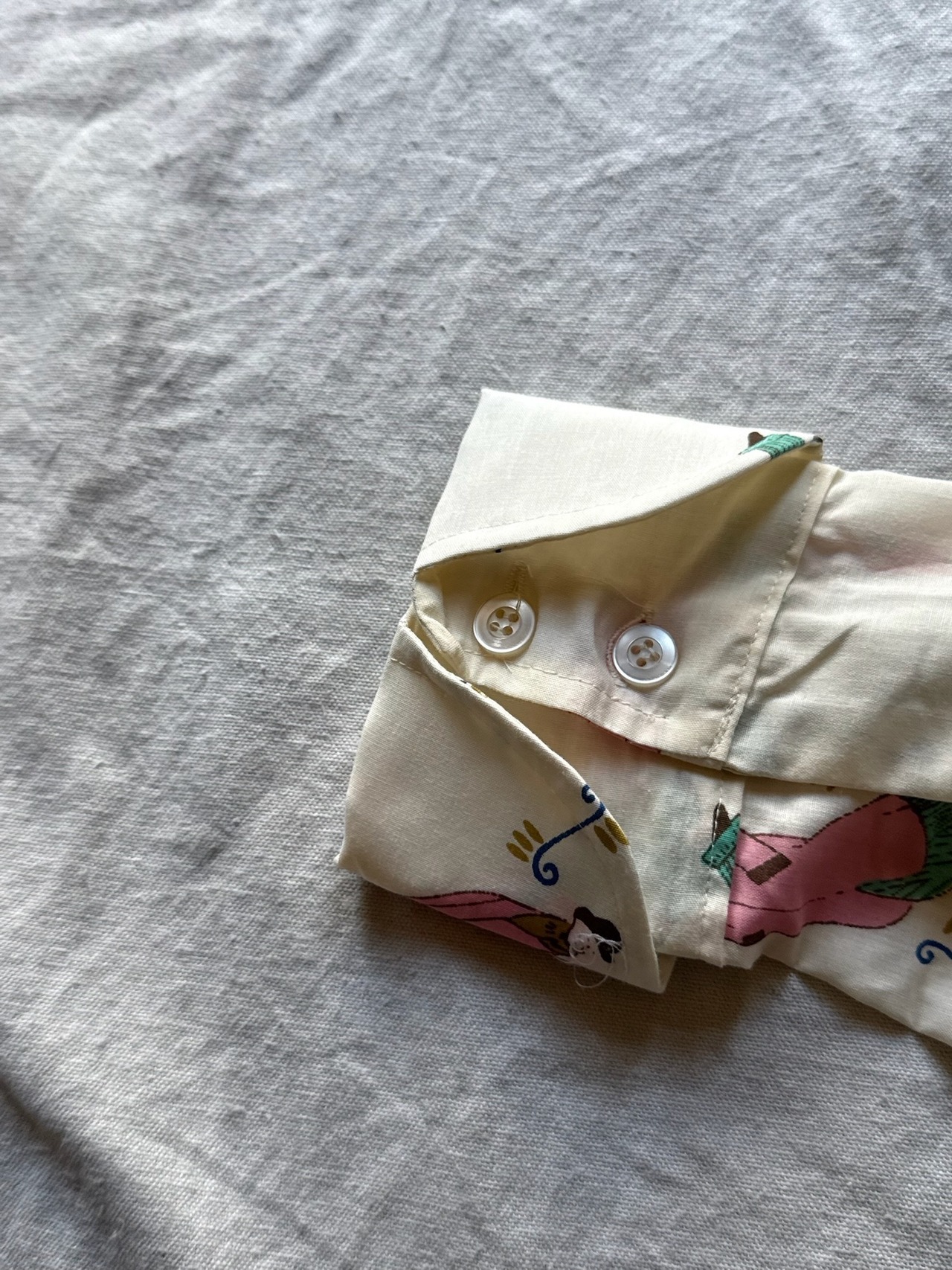 1970s Women’s Euro good pink pattern shirt