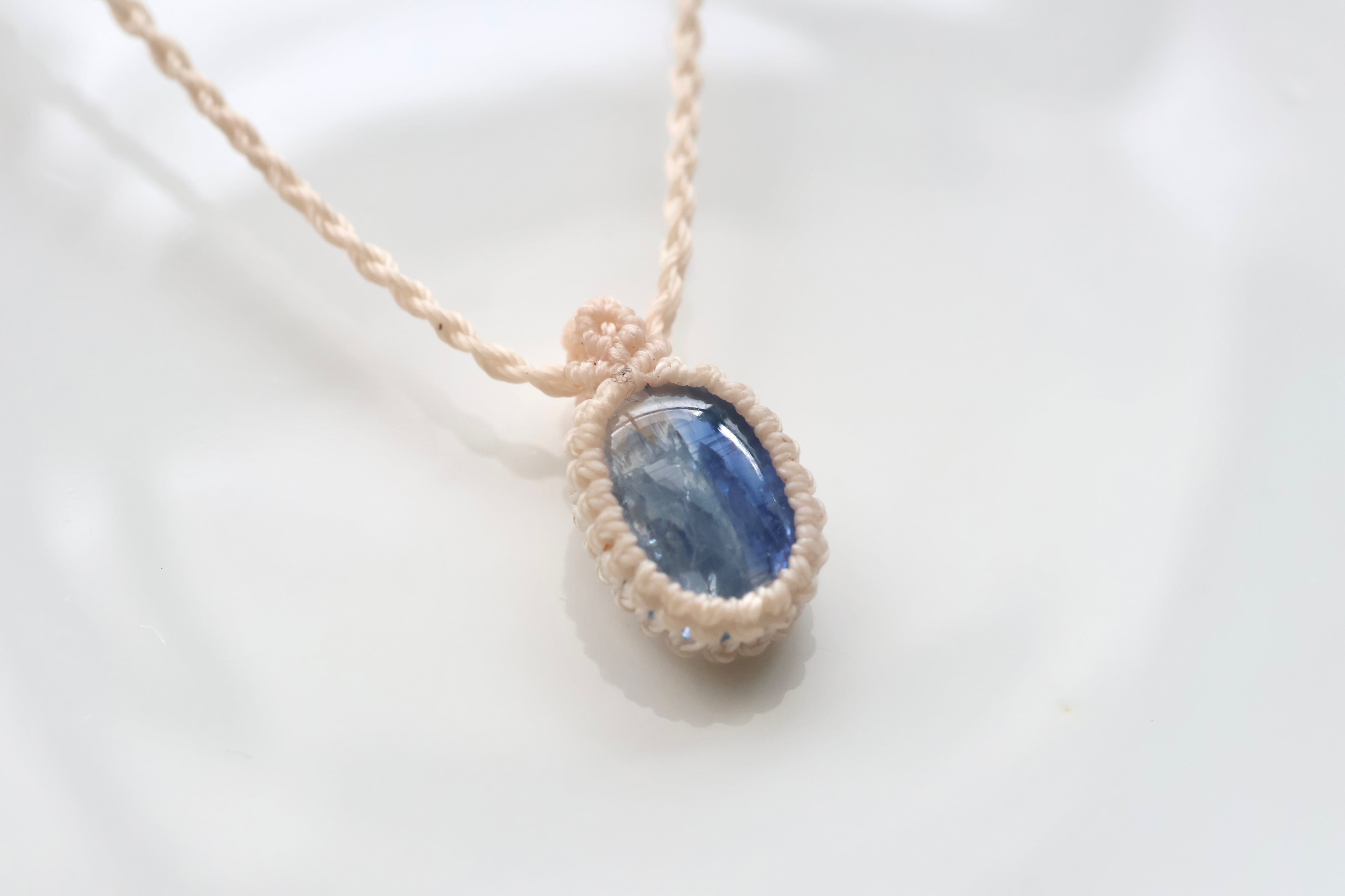 カイヤナイト マクラメ編みネックレス