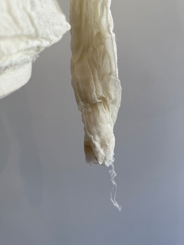 ERiKOKATORi/EK11-1-4 wool linen gauze highneck top Ivory