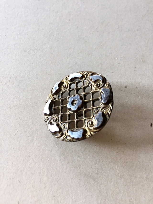 19世紀 フランス 2.6c 黒銀の雲と金の空とカットスチールボタン アンティーク