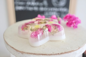 食べちゃいたくなる♡春の訪れ♡キラキラかわいい星型のアロマサシェ