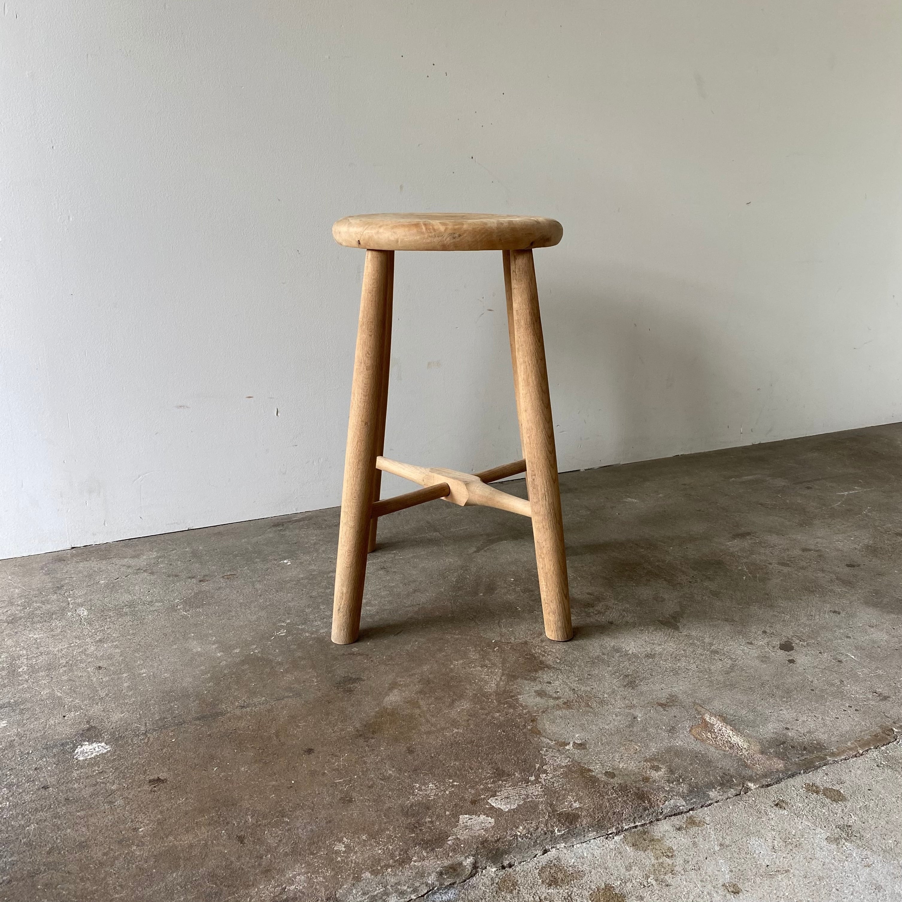 木の丸椅子　0941