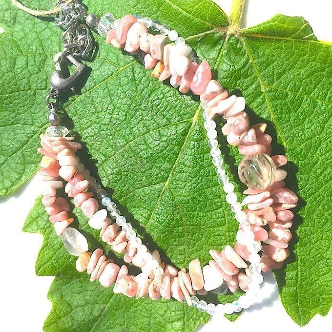 【一点物】✦RoseisRoseisRose✦⋆.·インカローズ&薔薇のカービングスモーキィクォーツ&レインボームーンストーンの三連ブレスレット⋆.·✦