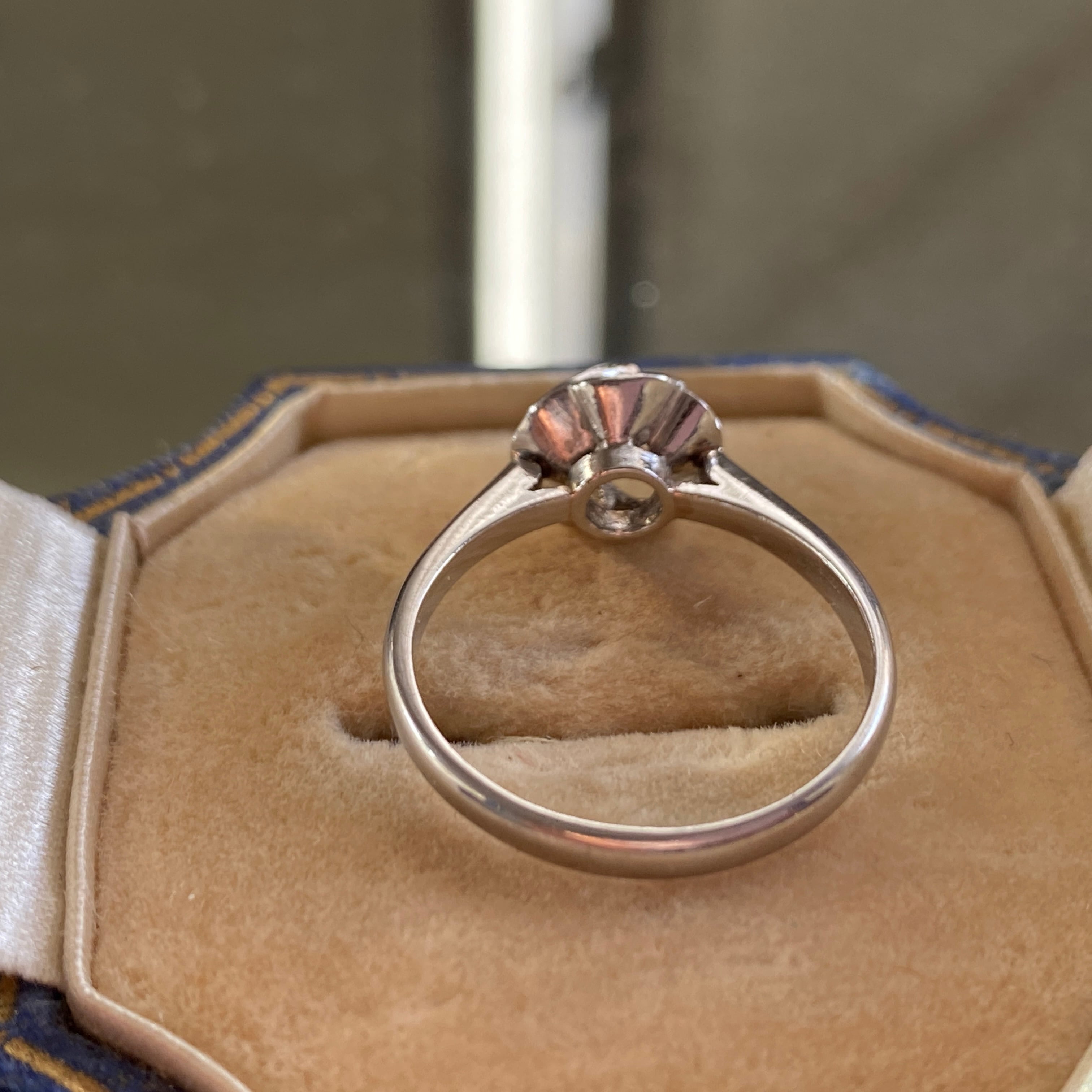 ヴィンテージ　プラチナ捻り梅ダイヤモンドリング　