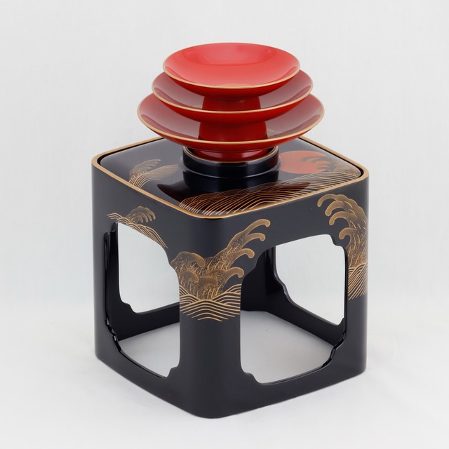 1951  輪島塗　屠蘇器／胴張形／日の出蒔絵