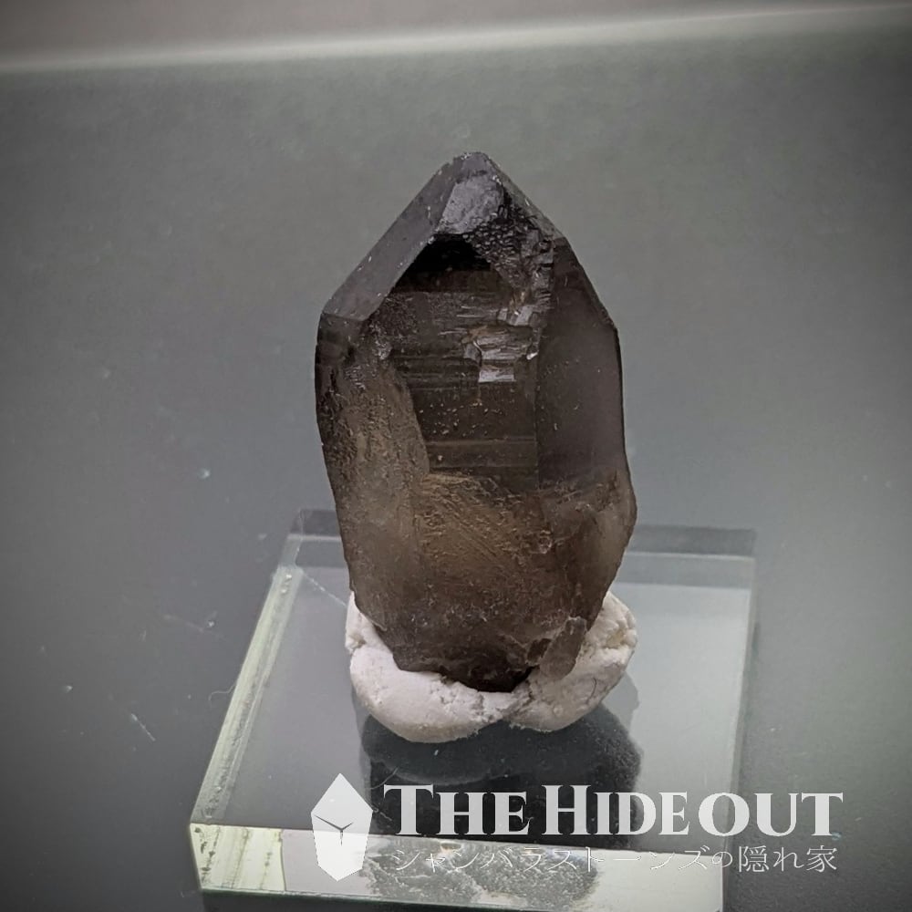 日本国産鉱物標本020 鳥取県三朝町煙水晶(スモーキークォーツ)ぷっくりコロンとした形状が可愛い