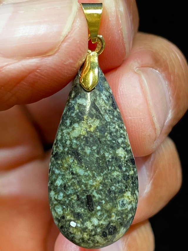 8) 日本銘石「遠野の石」ドロップ型PT