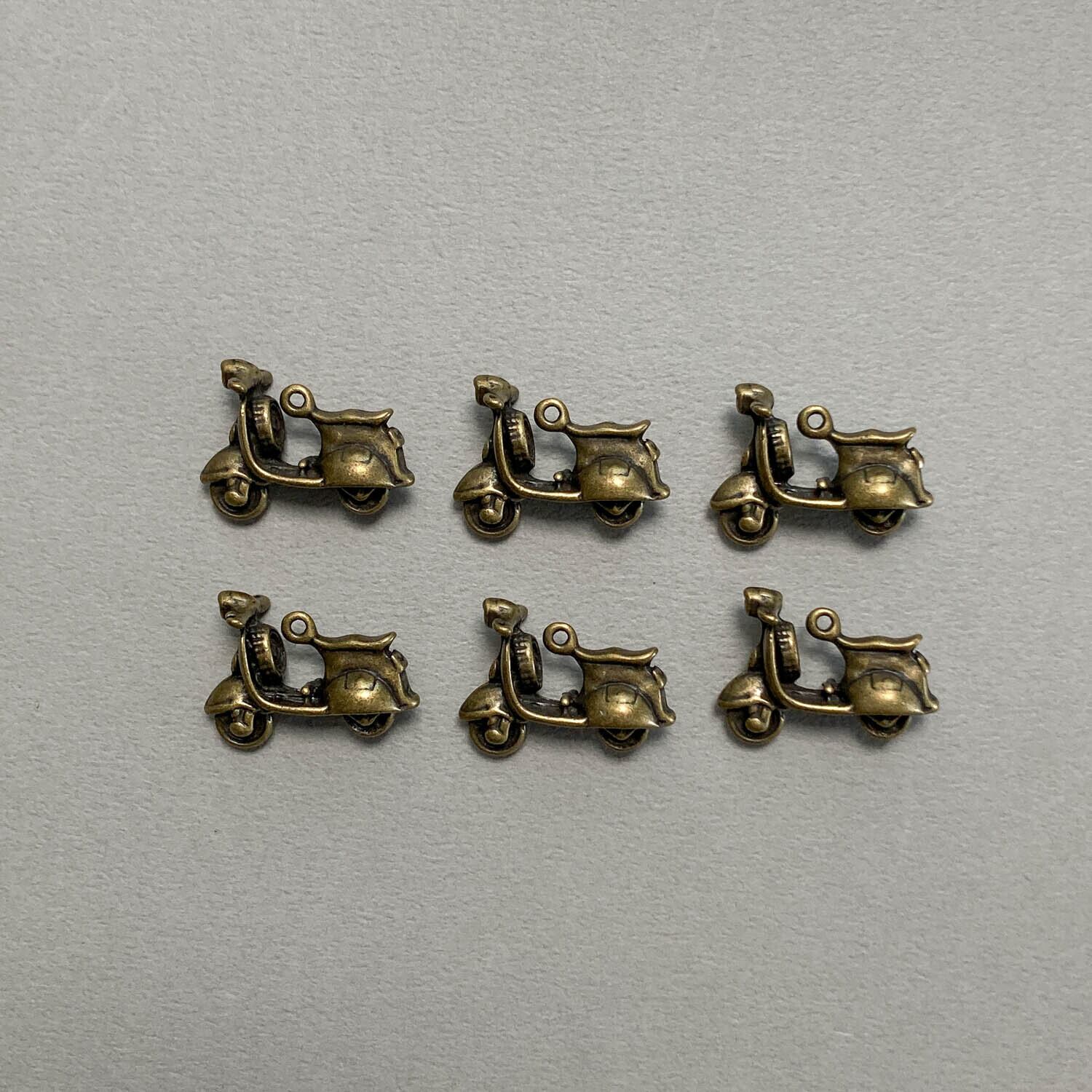 アンティーク風 スクーターチャーム M（27mm） | Dua-アクセサリー