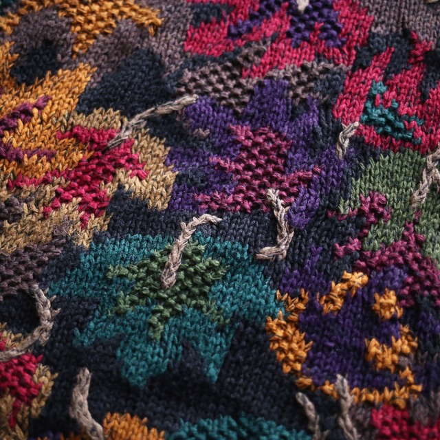 good coloring full pattern loose silhouette heavy weight knit sweater