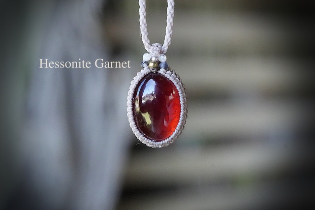赤い約束:高品質ヘソナイトガーネット★マクラメネックレス2194