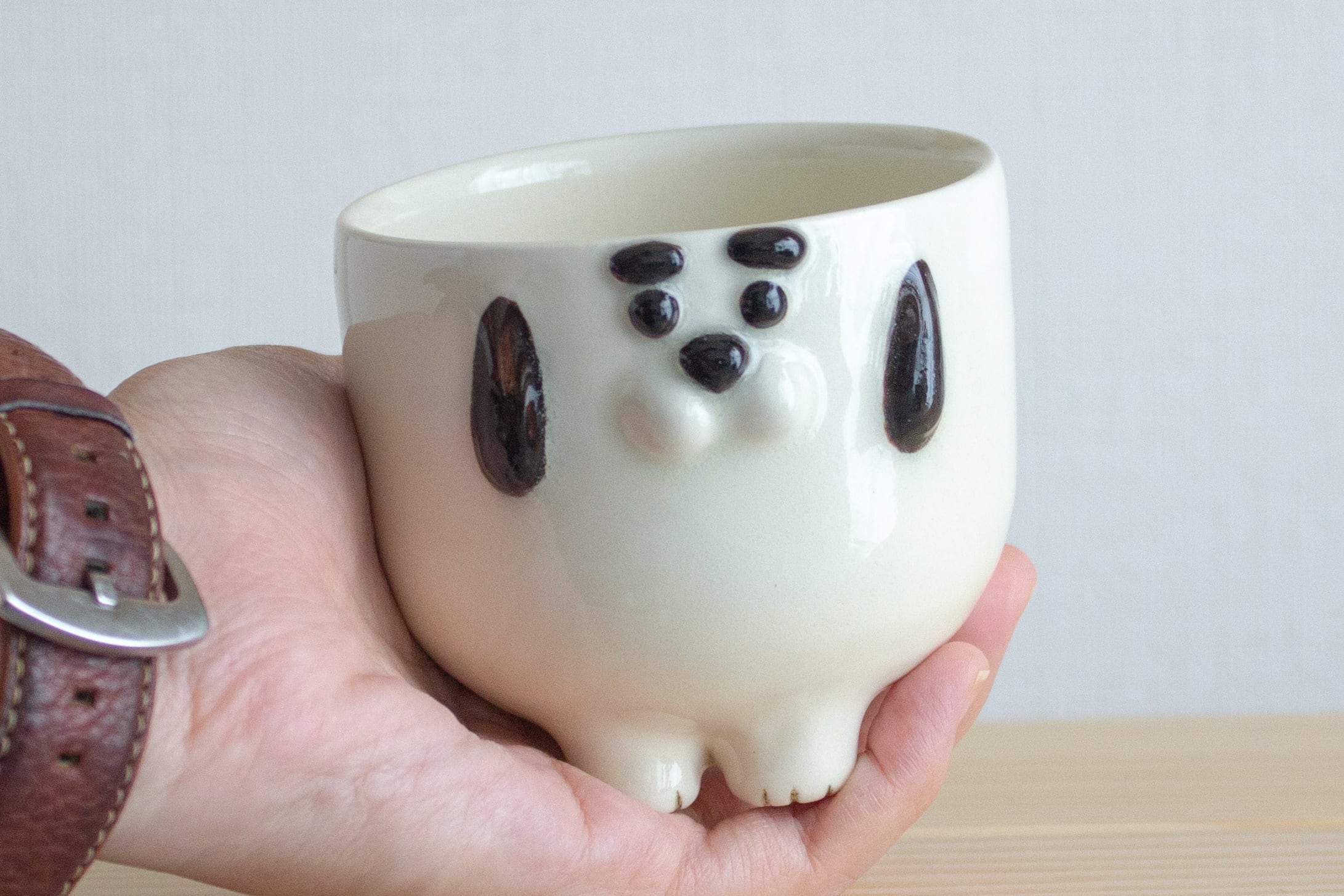 まゆ毛犬のマグカップ②