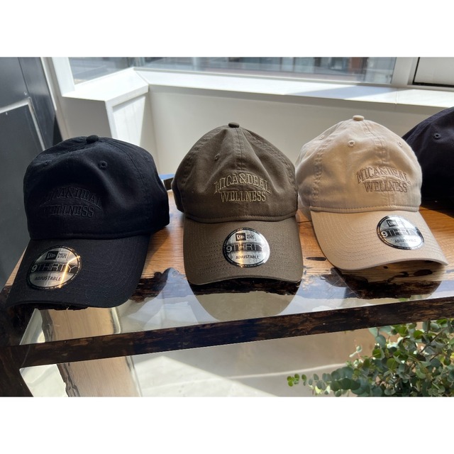 【MICA×NEW ERA】 ”WELLNESS"ロゴコラボレーションCAP