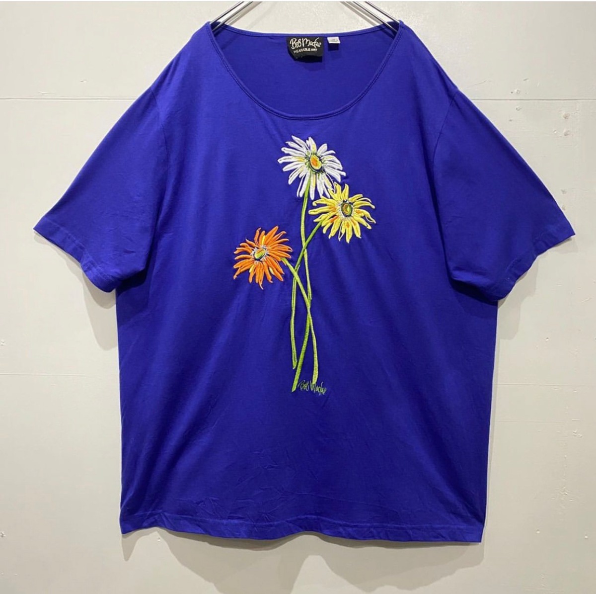 act2】"お客様専用" "Bob Mackie" Flower Embroidery T-shirt | Caka(カカ）下北沢古着屋