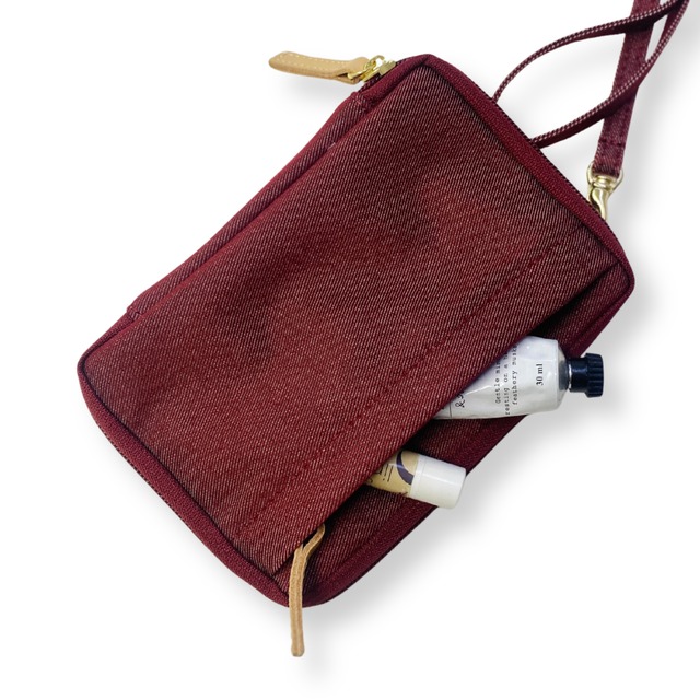 【4/2 11:00販売開始】文庫判 読むしかできないブックショルダー[2way]（ デニム ラズベリー ）