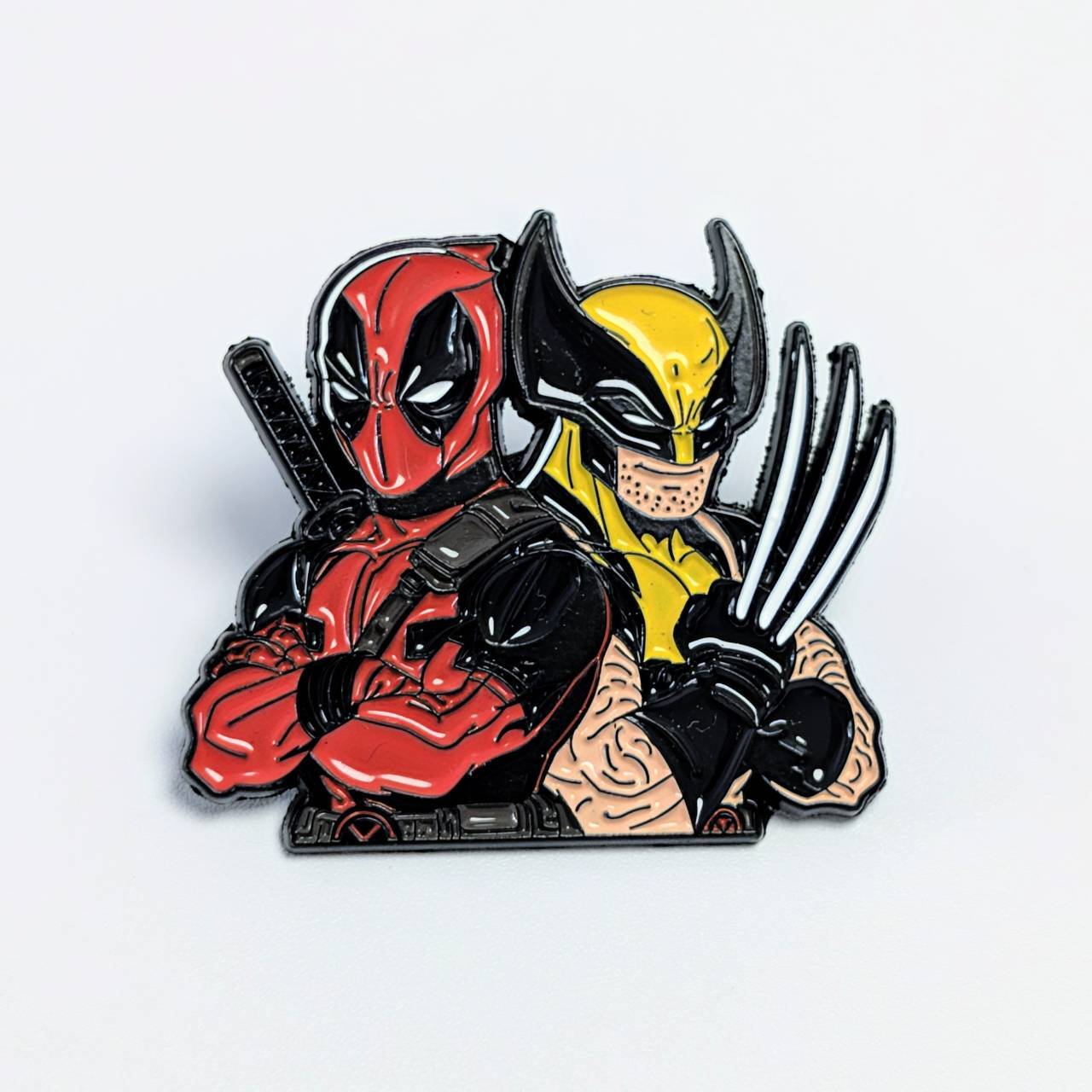 送料無料! ★ピンズ PINS★ピンバッジ 【 Deadpool & Wolverine ( デッドプール& ウルヴァリン ) 】 X-MEN / MARVEL 〚アメリカン雑貨 アメトイ〛