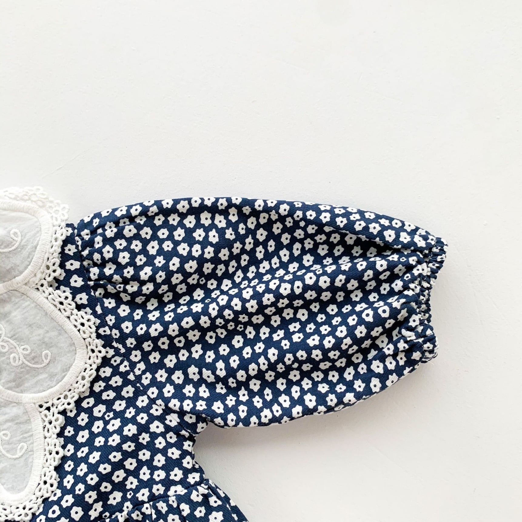 即納/送料無料】花柄ロンパース ボンネット帽子付き ハーフバースデー