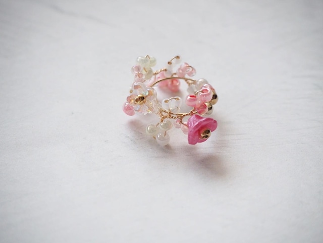 bell flower ear cuff(strawberry)