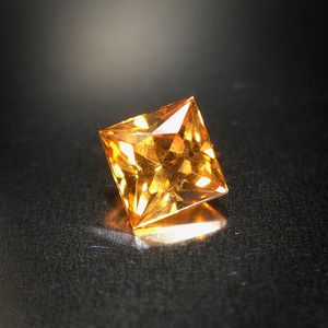 フレッシュなマンダリンカラー 0.32ct 天然 スペサタイトガーネット