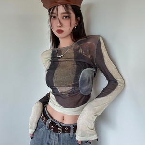 カットソー トップス 長袖 透け感 Tシャツ ショート丈 切り替え 幾何学模様 プリント 総柄 パッチ ラウンドネック レディース シンプル 可愛い キレイめ 上品 フェミニン カジュアル 春 秋 冬 デイリー おでかけ 仕事 普段着 定番 スマート 細見え 軽やか ゆったり 体型カバー インスタ映え トレンド ワンサイズ ブラウン