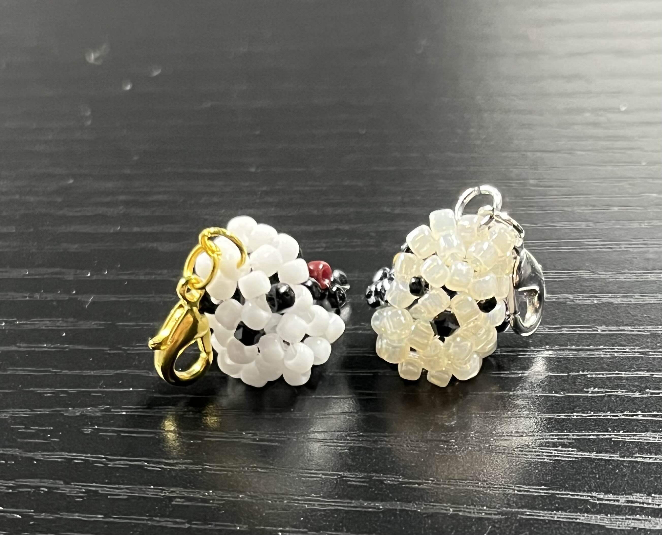 m. ビーズキーホルダー ＆ 小物ケース ビーズアクセサリー ボックス型チャームキーホルダー ストラップに変更
