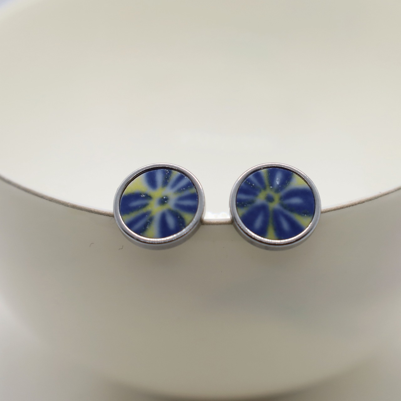 Stud earrings22