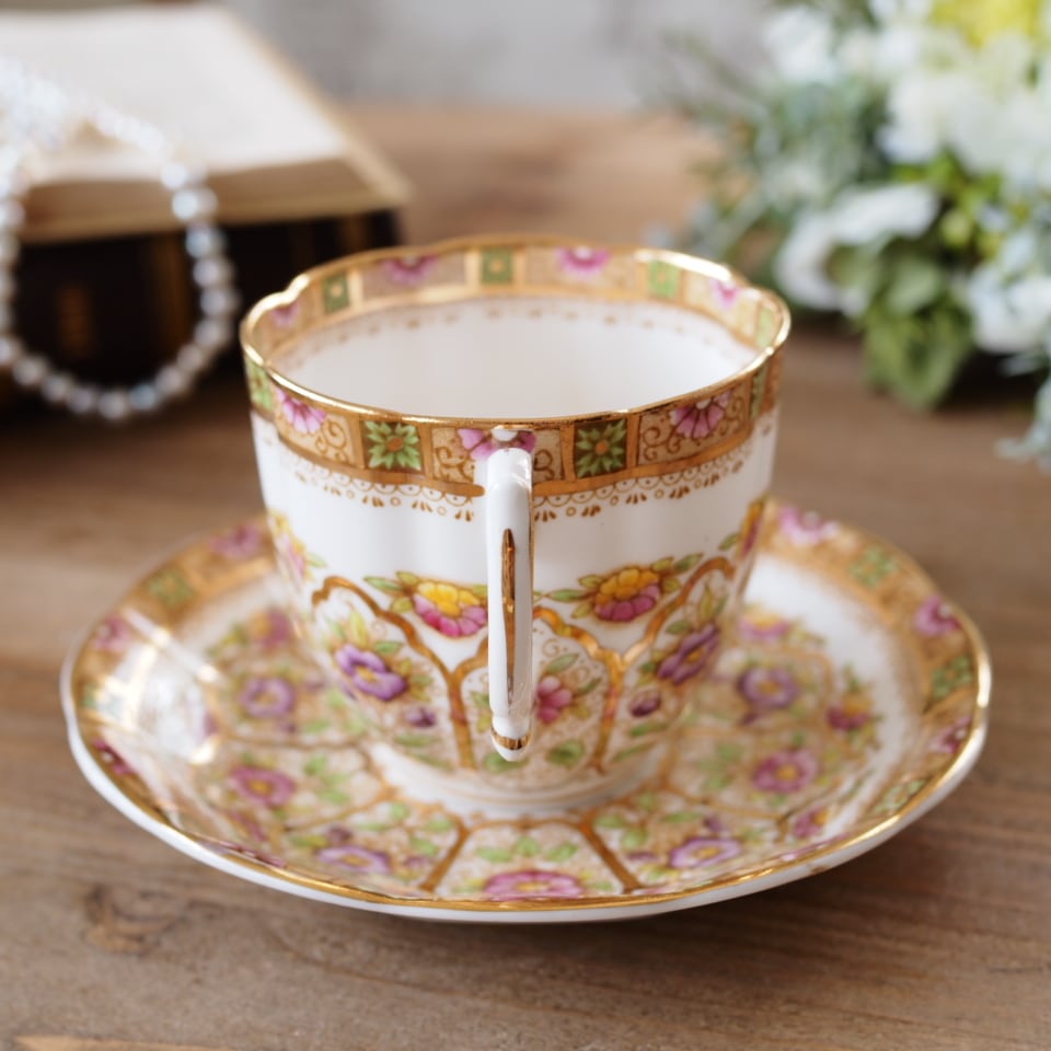 ロイヤルアルバート カップ×5&ソーサー×4 ロイヤルアルバート COURT 豪華金彩 カップ＆ソーサー | antique