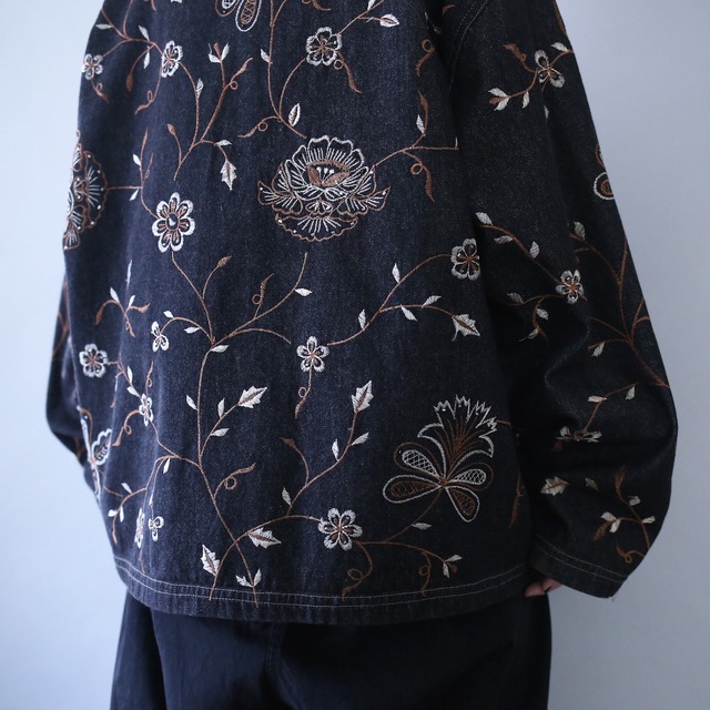 "刺繍" flower and beads design over silhouette black denim jacket