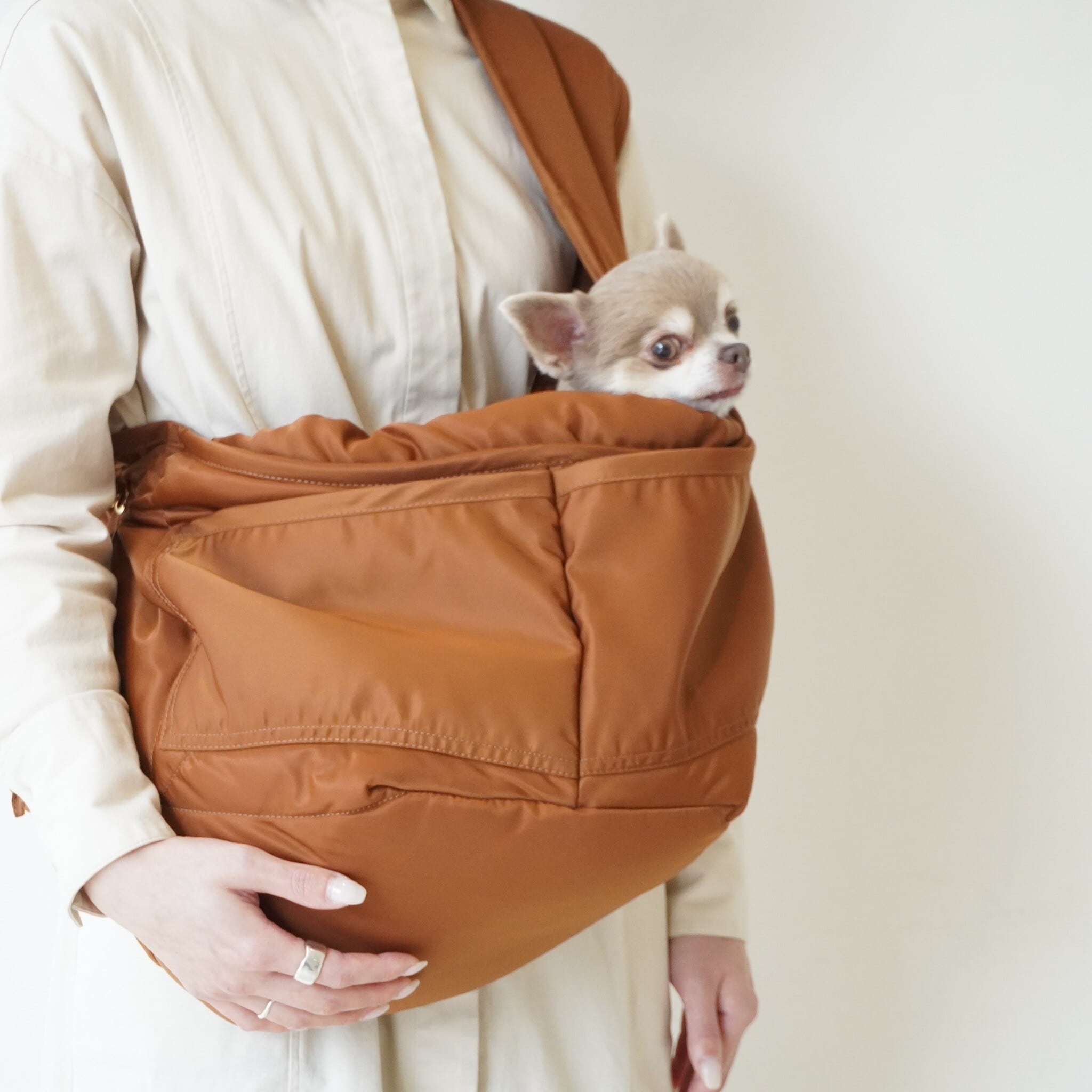 ote. sling bed bag CAMEL | ote.