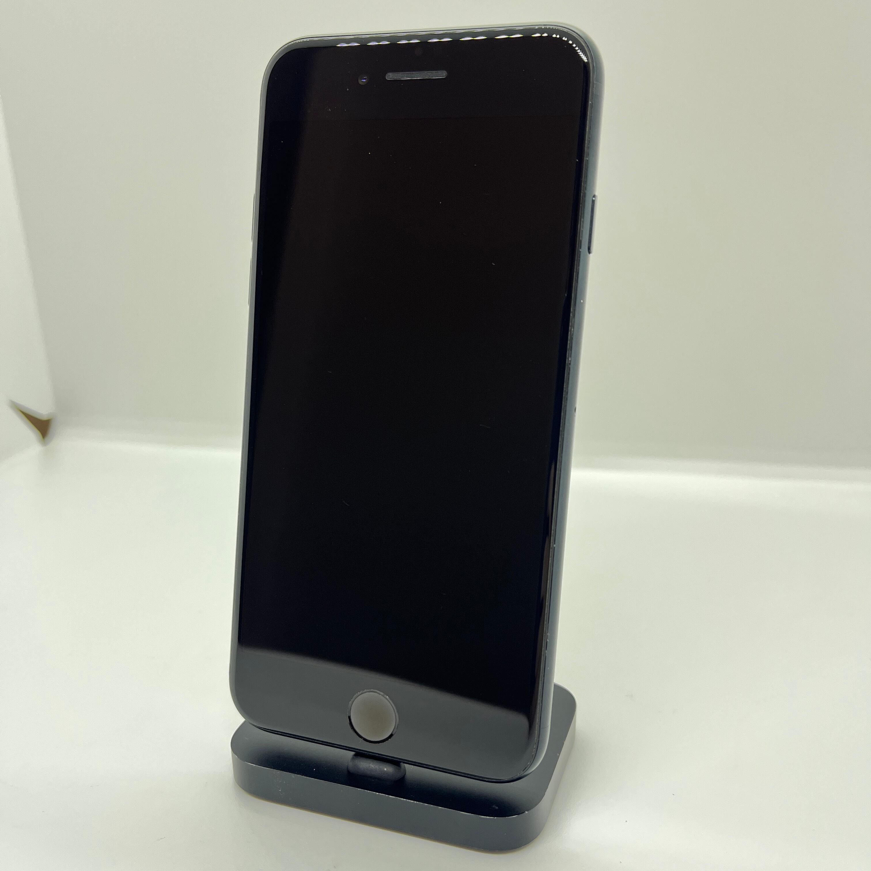 ほぼ新品 iPhoneSE3 64GB SIMロックなしバッテリ100%修理なし | ヤマダ